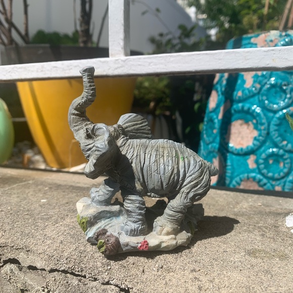 Elephant figurine - Picture 2 of 2